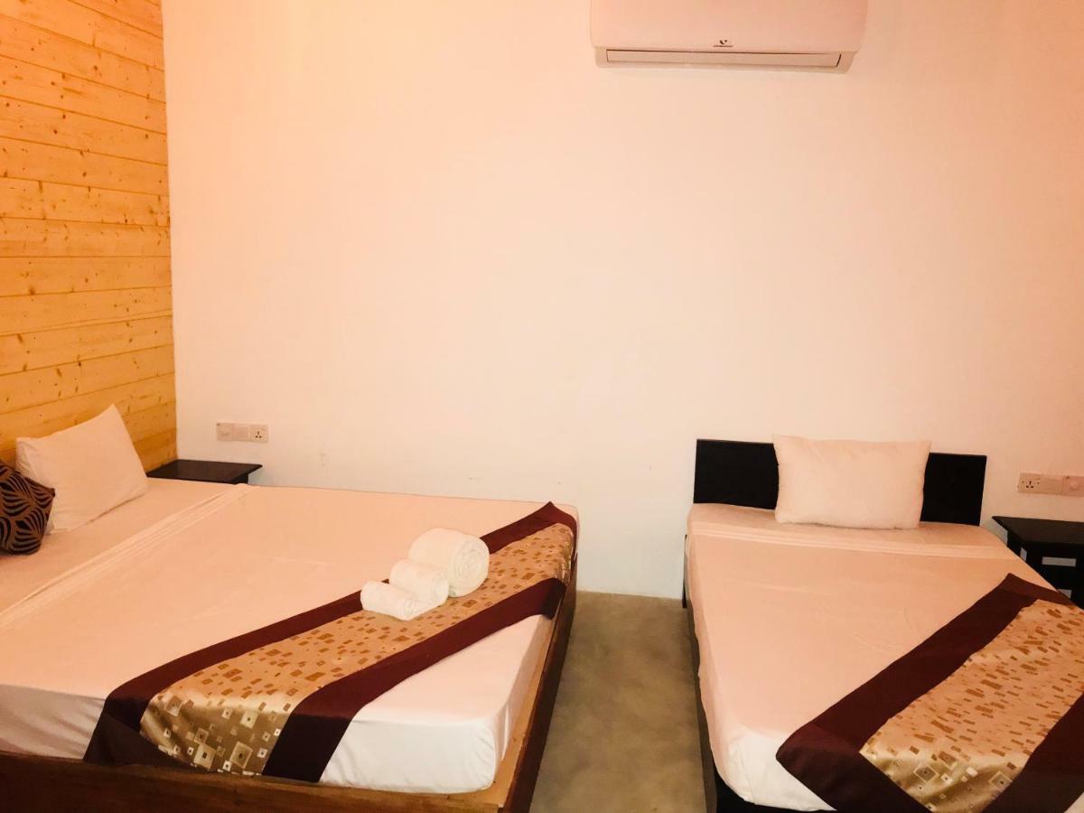 Trinco Relax Hut Hotel Trincomalee Exterior photo